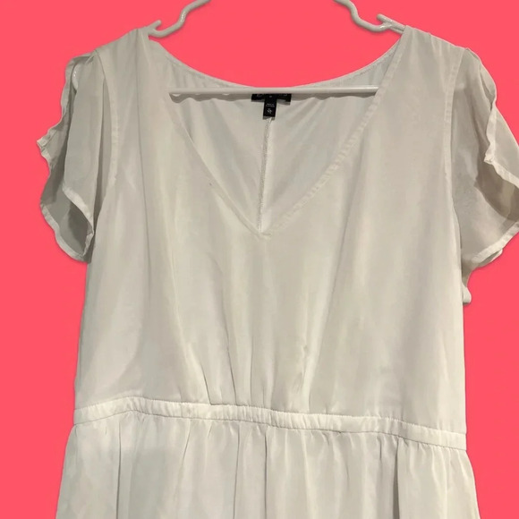 Used Express White Dress Size XL - Split Sleeve, V-Neck, Elastic Waist! - Picture 3 of 6